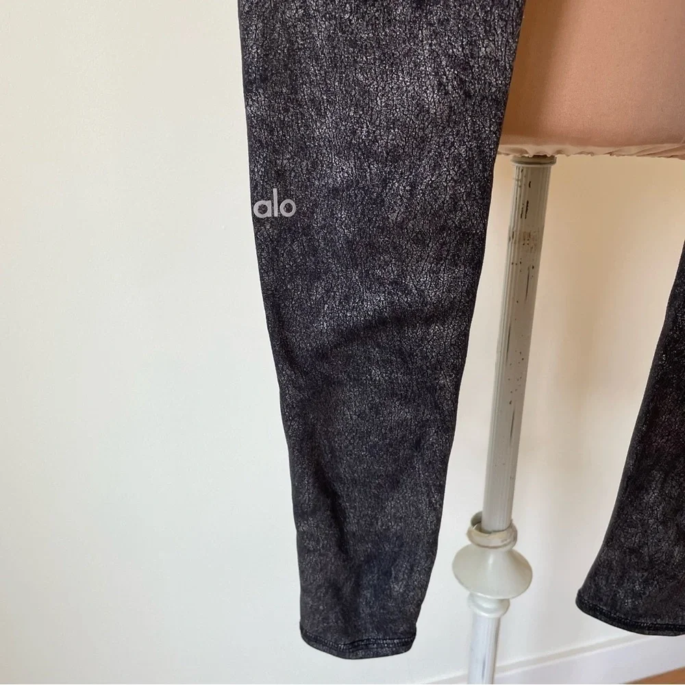 ALO Yoga Black Silver Metallic High Waisted Full Length Crackle Leggings Size S
